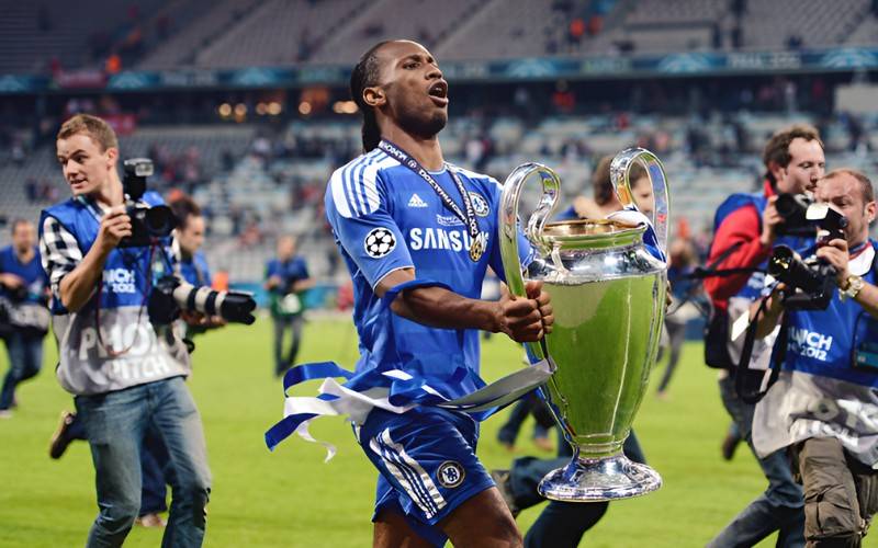 Drogba ăn mừng tại VCK Champions League 2012