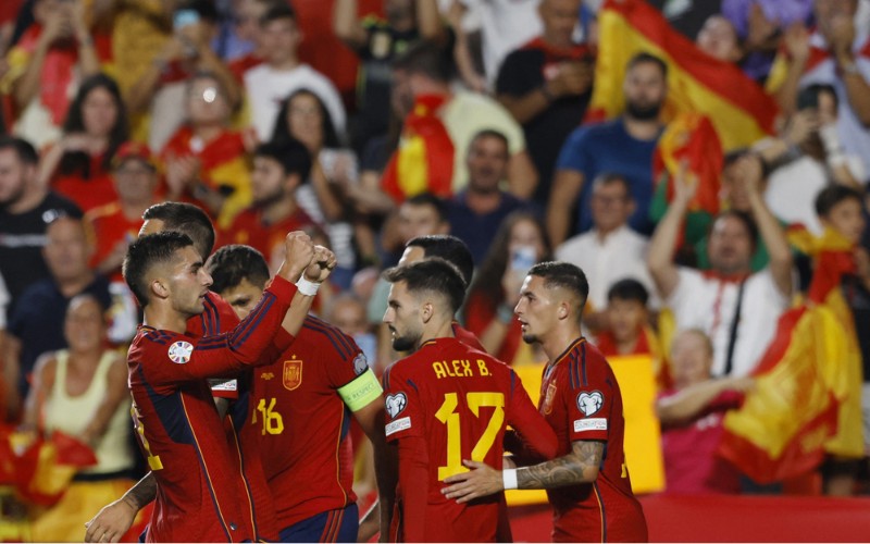 La Roja sở hữu nhiều ngôi sao thi đấu cho các CLB hàng đầu châu Âu